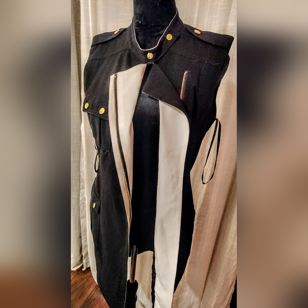 Calvin Klein Black & White Sleeveless Zipper Dress w/White Peekaboo Back, Sz 8